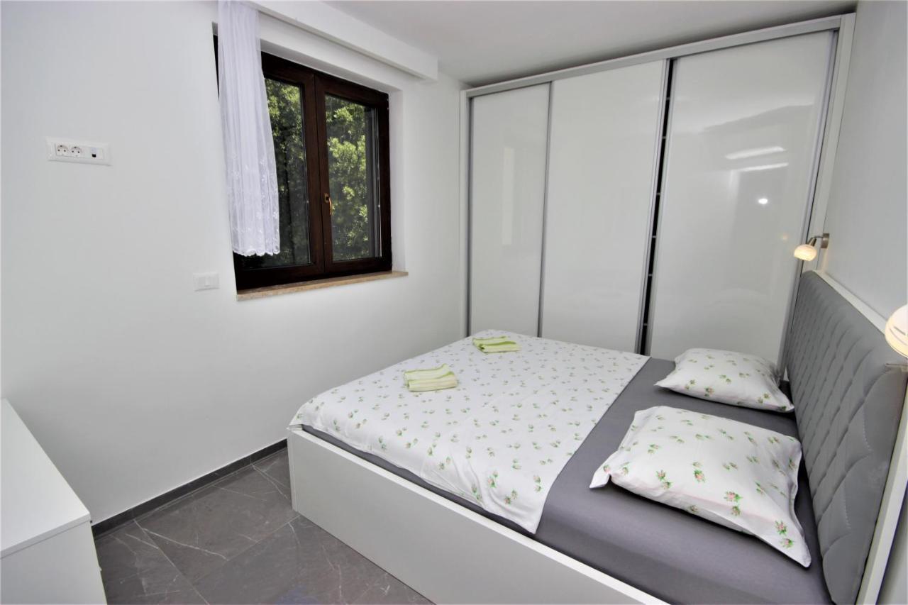 Apartments Smitran Banjole Exterior photo
